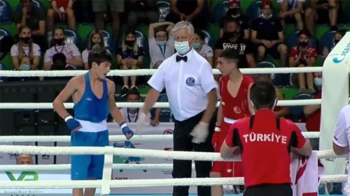 Boxer from Artsakh beats opponent from Azerbaijan in World Youth Championships
