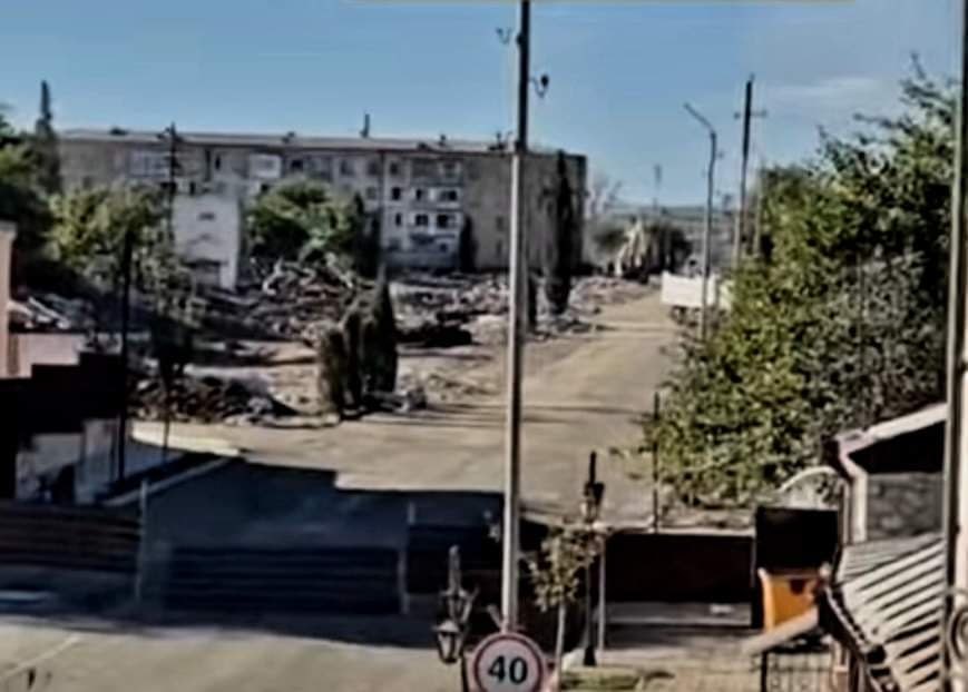 Азербайджан начал демонтаж жилых домов в Степанакерте Азербайджан начал демонтаж жилых домов в Степанакерте