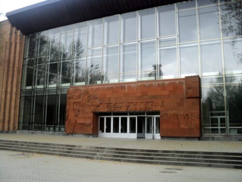 «Սունդուկյան» թատրոնի տնօրենը «Գոյ» թատրոնի դերասանների դեմ բողոք է ներկայացրել ոստիկանություն