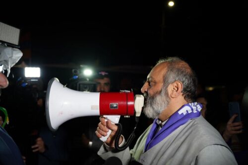 Общественное телевидение предоставляет Баграту Србазану эфир в формате интервью