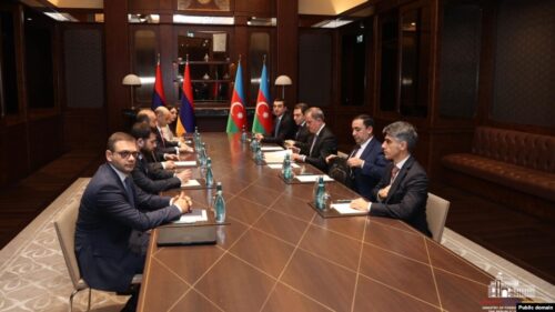 Мирзоян и Байрамов договорились продолжить усилия по подписанию мирного договора