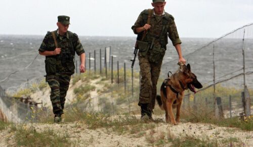 10 border guards killed in Iran