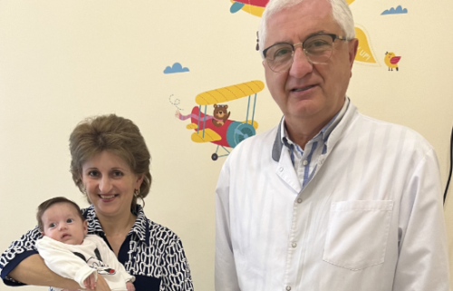 Ծնողների՝ 25 տարվա անպտղությունից հետո ծնված Լուսեն այցելել է իր կյանքը փրկած բժիշկներին