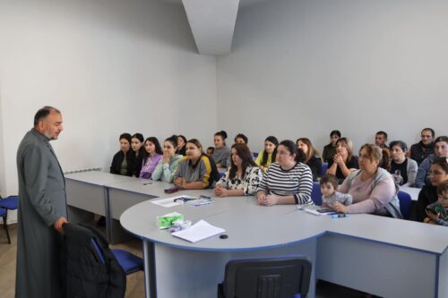 Արցախի թեմի առաջնորդն այցելել է Սյունիք և Վայոց ձոր, հանդիպել բռնի տեղահանումից հետո այնտեղ բնակություն հաստատած արցախցիների հետ