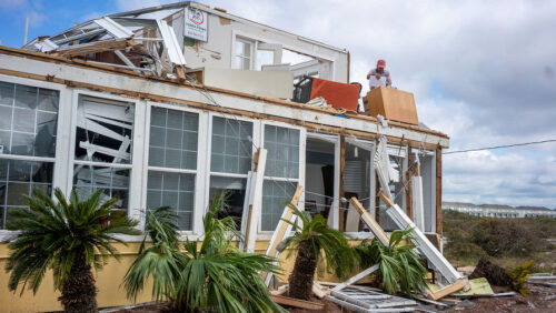 Victims, destroyed houses, and 1.5 million houses left without electricity: Florida hit by Hurricane Milton