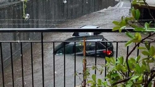 Floods in Sicily: Cars end up in sea