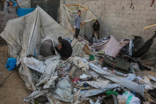 Al Jazeera: Israel strikes Gaza refugee camps