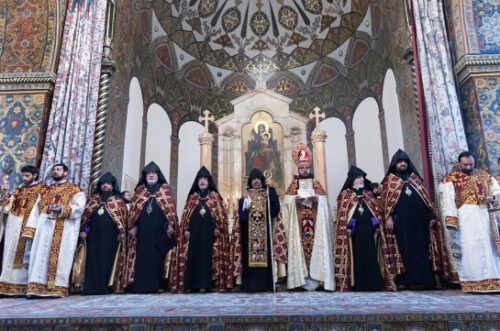 Ամենայն Հայոց Կաթողիկոսի գահակալության 25-րդ տարեդարձի առիթով մատուցված Սուրբ Պատարագի ավարտին կատարվեց Հայրապետական մաղթանք