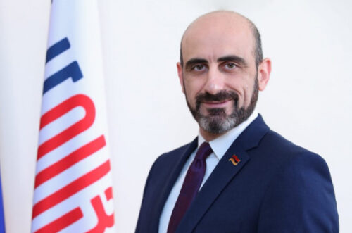 Депутат «Гражданского договора» Нарек Зейналян сложил депутатский мандат