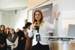 ‘Memes and Morality’: Highlights from AxelMondrian’s Co-founder Shushan Harutyunyan’s lecture (Photos)