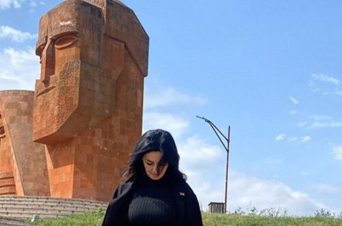 Չեմ շնորհավորի, միայն կմաղթեմ, որ գալիք տարում արդարություն հաստատվի, ազգային իշխանություն լինի, Արցախ հայը ոտք դնի, Հայաստանը փրկվի․ Մետաքսե Հակոբյան