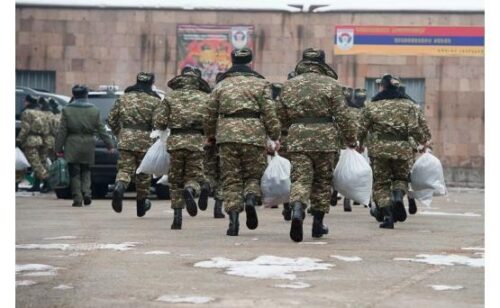 Երեք զինվորի ծառայությունից ազատելու համար զորակոչի բաժնի պետը 23 հազար դոլար կաշառք է ստացել