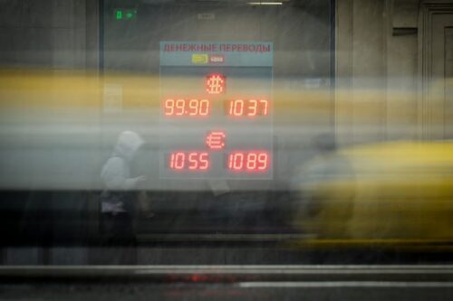 Politico: Putin changes ruble rules to keep Russian gas flowing to EU