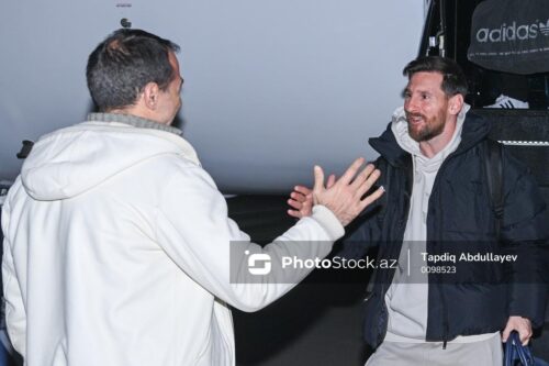 Messi and several legendary footballers arrive in Baku