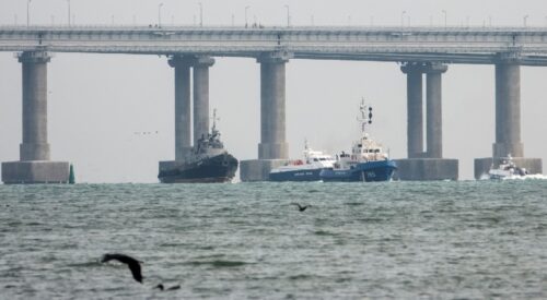 Судно с азербайджанскими моряками в Керченском проливе передало сигнал бедствия