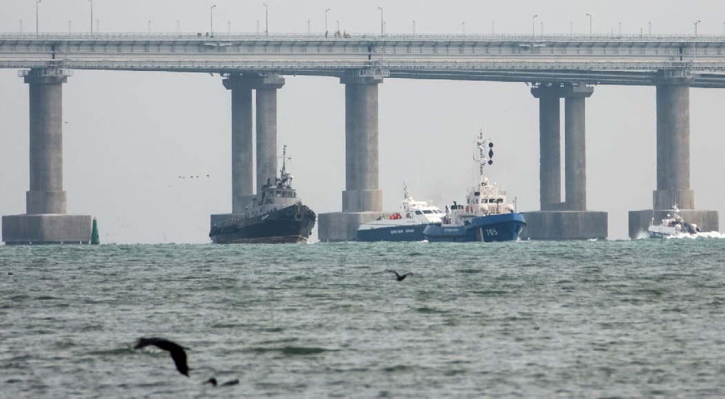 Судно с азербайджанскими моряками в Керченском проливе передало сигнал бедствия Судно с азербайджанскими моряками в Керченском проливе передало сигнал бедствия