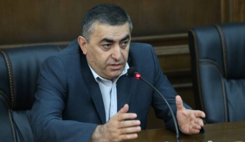 Այս վարչախումբը լծվել է Թուրքիայի և Ադրբեջանի շահերը պաշտպանելու գործին, որովհետև այլ կերպ չի պատկերացնում հաշտեցումը նրանց հետ. Արմեն Ռուստամյան