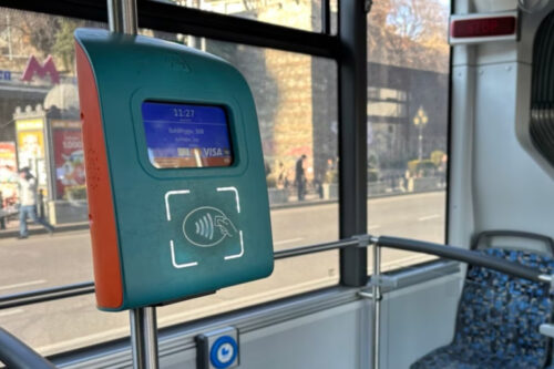 Хакеры взломали автоматы по оплате проезда в общественном транспорте в Тбилиси