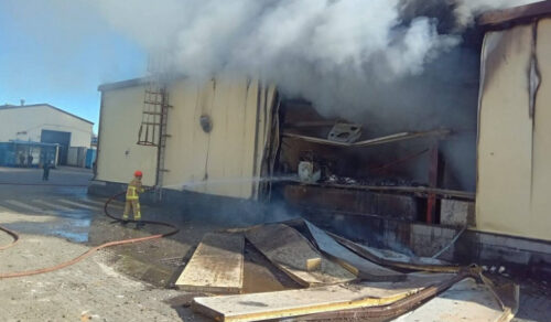 Пожар, возникший на складе КПП «Баграташен», локализован, 3 человека получили ранения