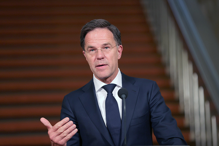 NATO secretary general urges EU countries to increase defense spending or learn Russian NATO secretary general urges EU countries to increase defense spending or learn Russian