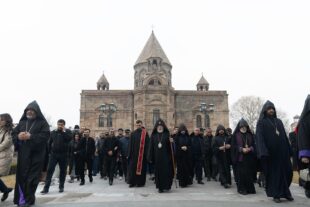 Մայր Աթոռում կատարվեց Տեառնընդառաջի նախատոնակը․ (լուսանկարներ)