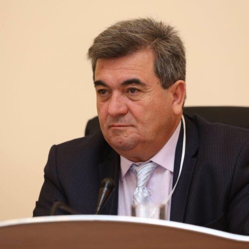 Арестованный Гариб Бабаян родом из Арцаха, адвокат Абгар Погосян выразил готовность представлять его интересы на бесплатной основе