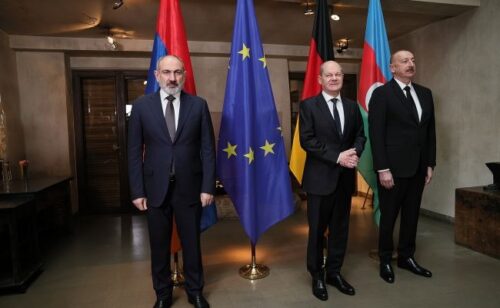 EADaily: В своей статье Пашинян призвал Алиева продолжить переговоры и «не думать плохо об Армении»