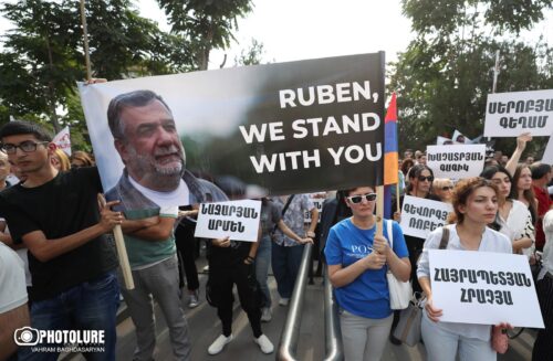 Трамп пообещал защитить армянских христиан: обозреватель Washington Post рекомендует начать с Рубена Варданяна