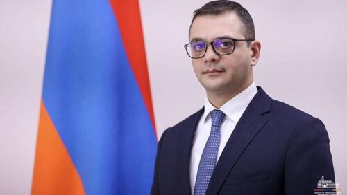 Վարկային մասնագետից և ԱԳՆ-ում փորձնակից՝ մինչև փոխարտգործնախարար․ ի՞նչ ճանապարհ է անցել Ռոբերտ Աբիսողոմյանը
