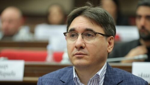 Немедленно взять под контроль ситуацию с армянскими пленными в Баку, направить в Азербайджан спецпредставителя, чтобы заставить его выполнить свои международные обязательства: обращение Армена Геворгяна к председателю ПАСЕ