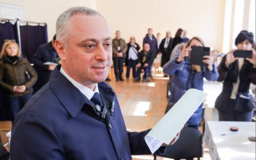 Бадра Гунба победил в Абхазии