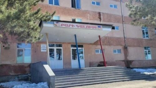 Новые подробности о падении ученика с 3-го этажа средней школы в Джрвеже