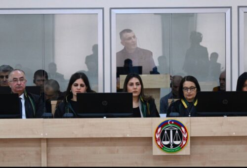 Генерал-майор Давид Манукян сегодня впервые дал показания в Бакинском суде