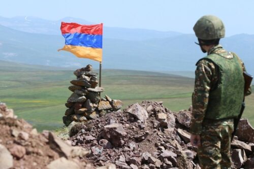 Eurasianet: В Азербайджане больше говорят о войне, чем о мире