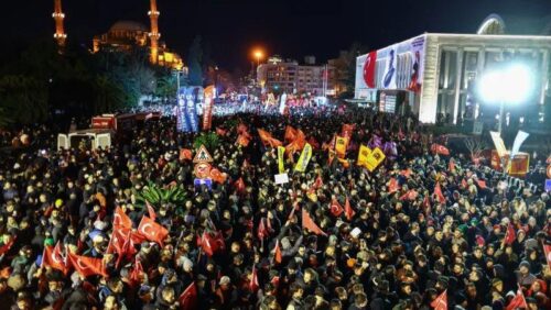 Police injured during clashes in Istanbul