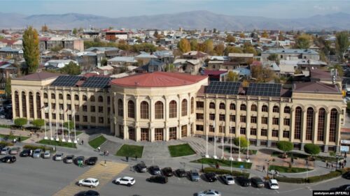 Предварительный подсчет голосов на всех избирательных участках Гюмри выявил следующую картину