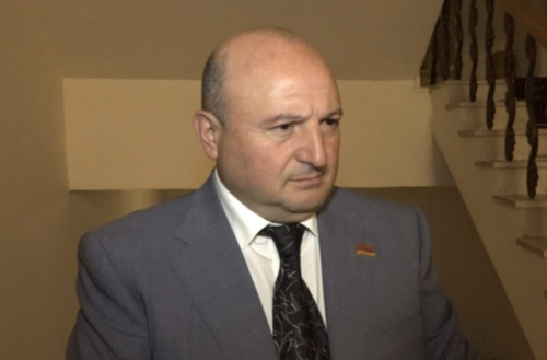 Вардан Гукасян: Мартуну Григоряну следует последовать примеру Рубена Мхитаряна и Карена Симоняна