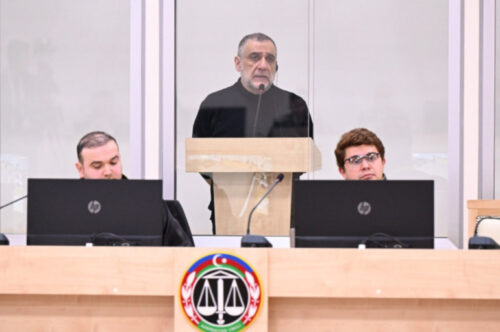 В Баку продолжился судебный фарс над Рубеном Варданяном: он не ответил ни на один вопрос