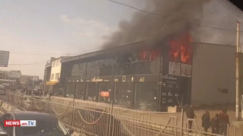 Пожар в одном из мебельных салонов в Аргаванде