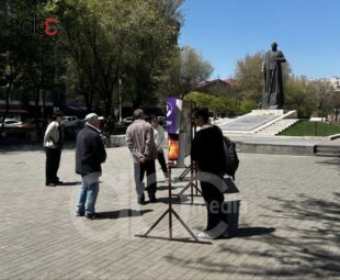 «Спустя 110 лет история повторяется»: выставка в Ереване