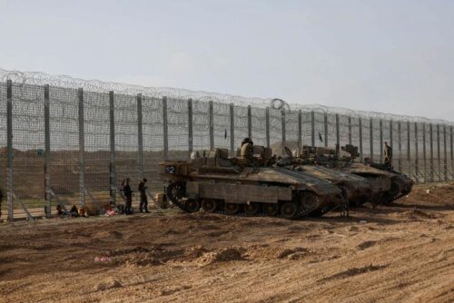 Israeli troops not to leave their buffer zones in Gaza