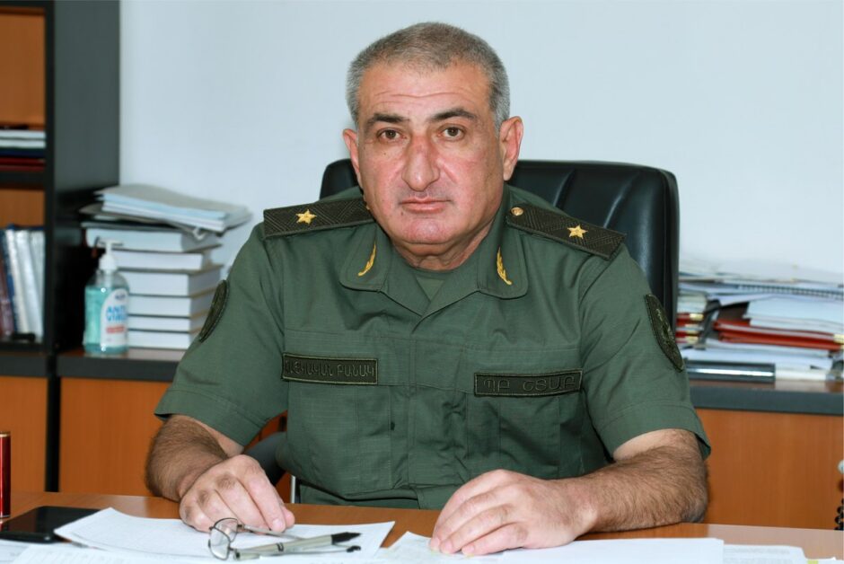 Պահանջում ենք Կամո Վարդանյանից անհապաղ հանդես գալ մարտական գործողությունների վերաբերյալ հայտարարությամբ Պահանջում ենք Կամո Վարդանյանից անհապաղ հանդես գալ մարտական գործողությունների վերաբերյալ հայտարարությամբ