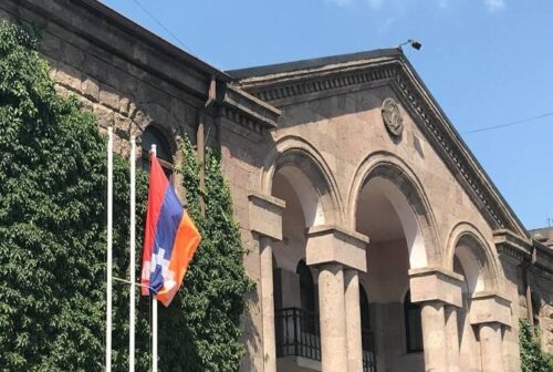 Samvel Shahramanyan meets with protesters