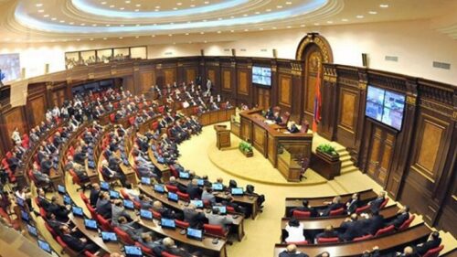 НГ: Армения активно пытается диверсифицировать свою внешнюю политику, посылая сигналы как Западу, так и России
