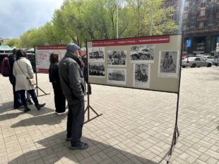 Քաղաքացիները ցեղասպանության զոհերի հիշատակին նվիրված ցուցահանդես են կազմակերպել
