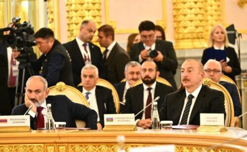 EADaily: Новая эскалация на Южном Кавказе может кардинально перевернуть расклад сил президента Азербайджана