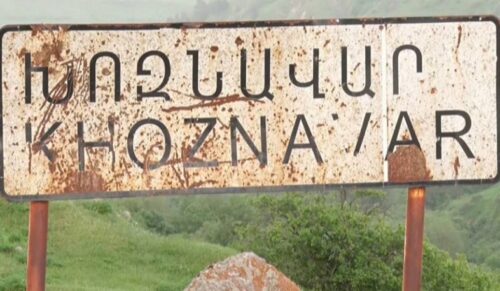 Даже зеркало внутри дома было повреждено: житель Хознавара