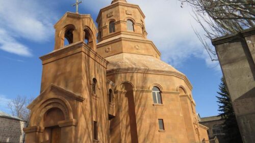 Авторитетные академические учреждения — кафедры фальсификации истории. Армянское католическое настоятельство выразило обеспокоенность по поводу конференции в Риме