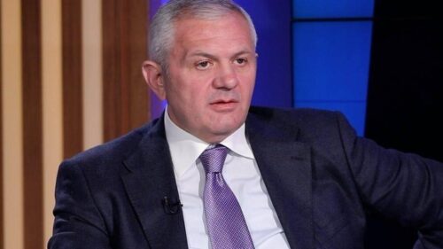 Мамикон Асланян поздравил мэра Гюмри Вардана Гукасяна