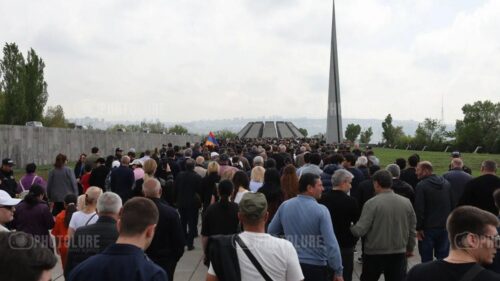 Море людей и мирное шествие у Цицернакаберда напугали власти республики: краткий обзор российской прессы